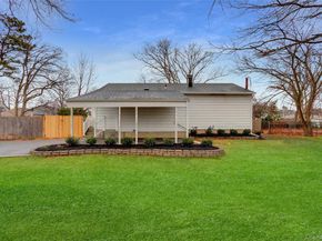 21 Chimney Lane, Bay Shore NY 11706