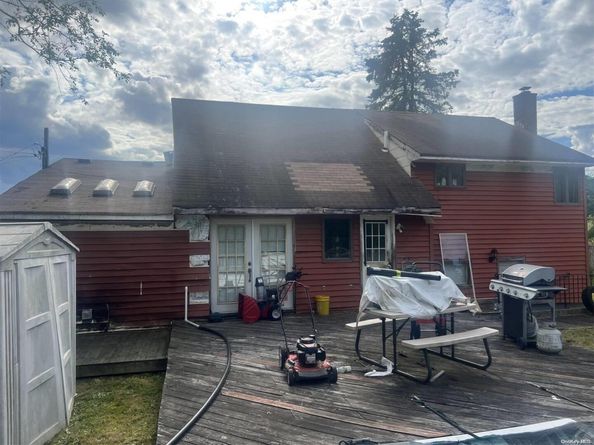 Undisclosed Address #L3561119, Central Islip NY 11722