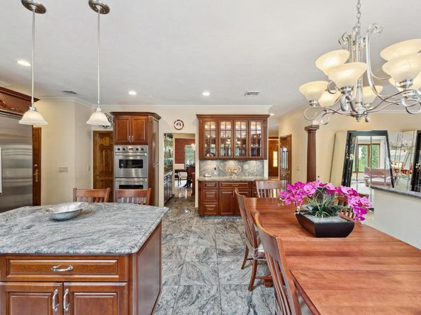 6 Heather Court, Dix Hills NY 11746