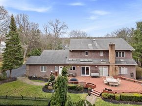 6 Heather Court, Dix Hills NY 11746