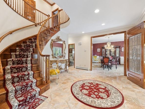 6 Heather Court, Dix Hills NY 11746