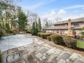 6 Heather Court, Dix Hills NY 11746