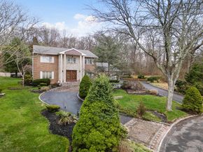 6 Heather Court, Dix Hills NY 11746