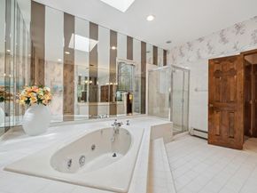 6 Heather Court, Dix Hills NY 11746