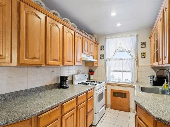 525 W 236 Street 5B, Bronx NY 10463