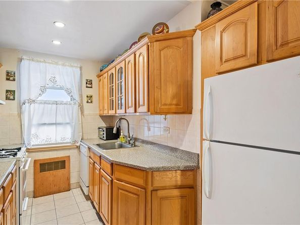 525 W 236 Street 5B, Bronx NY 10463