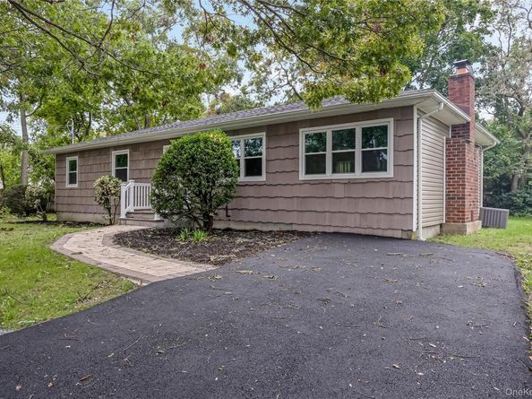 1182 E 3rd Avenue, Bay Shore NY 11706