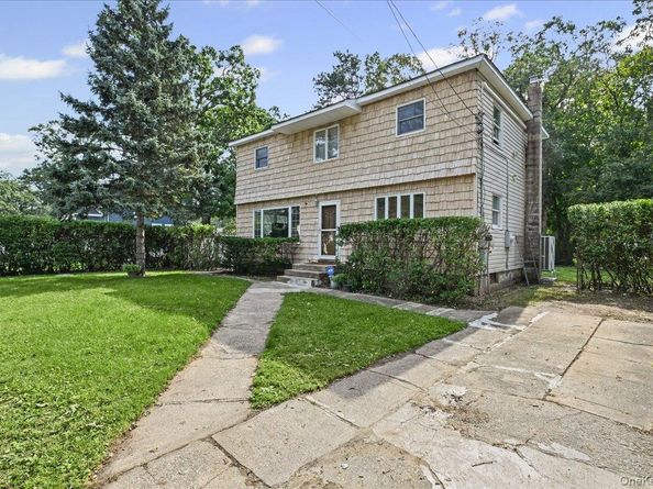 132 Commonwealth Drive, Wyandanch NY 11798