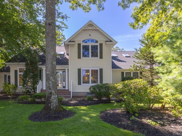 220 St. James Avenue N, Saint James NY 11780