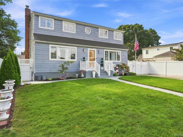 310 Audley Court, Copiague NY 11726