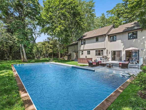 9 Hazelwood Avenue, Westhampton Beach NY 11978