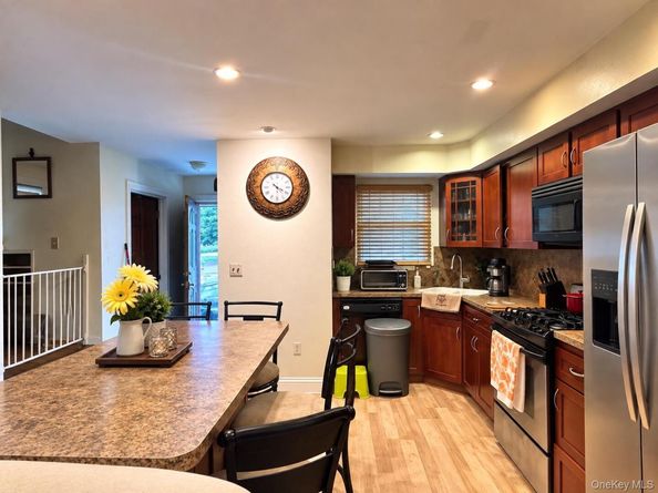 263 N 3rd Avenue, Bay Shore NY 11706