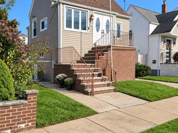159-15 95th Street, Howard Beach NY 11414