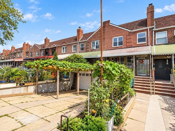 14629 61st Road, Flushing NY 11367