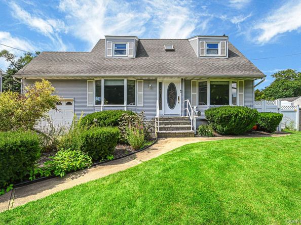 616 Pat Drive, West Islip NY 11795
