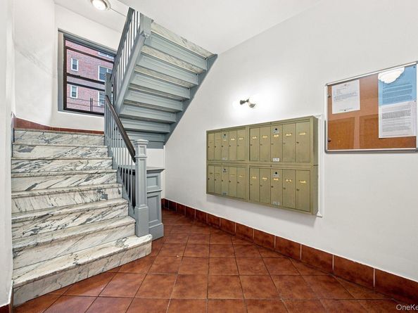 246 Bronxville Road i2, Bronxville NY 10708