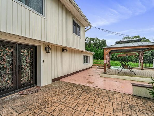 29 Hillside Lane, Syosset NY 11791