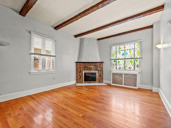 82-41 166th Street, Hillcrest (Queens) NY 11432