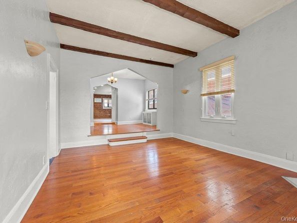 82-41 166th Street, Hillcrest (Queens) NY 11432