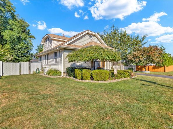 245 N 7th Street, Lindenhurst NY 11757