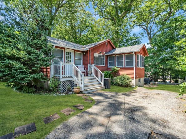 33 Cedar Drive, Miller Place NY 11764