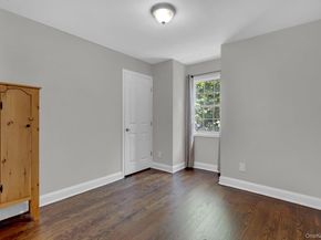 18 Cedar Lane, Setauket NY 11733
