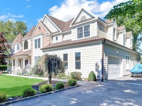 18 Cedar Lane, Setauket NY 11733