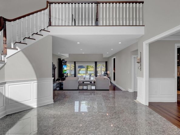 18 Cedar Lane, Setauket NY 11733