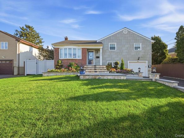 2624 Flower Street, Westbury NY 11590