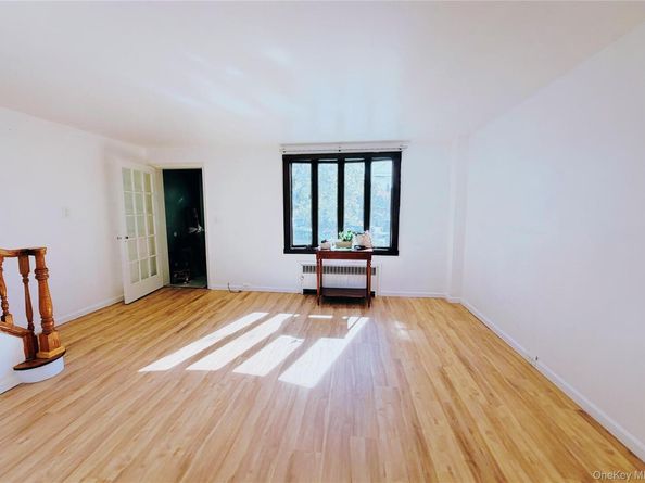 15145 20th Road, Whitestone NY 11357