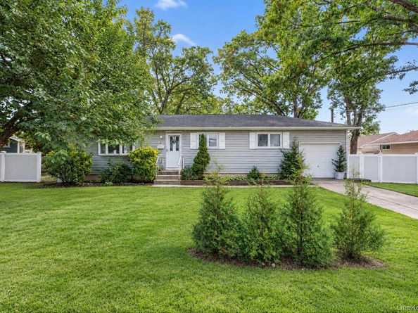 96 Central Avenue, Deer Park NY 11729