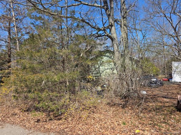 42 Hanrahan Avenue, Farmingville NY 11738