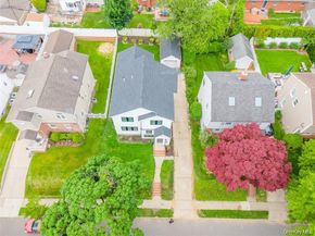 105 Moore Street, New Hyde Park NY 11040