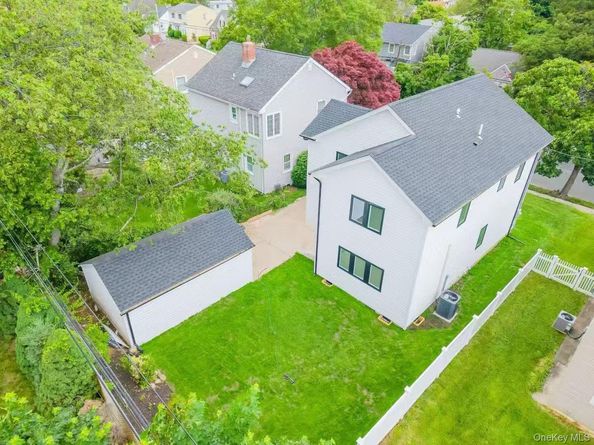 105 Moore Street, New Hyde Park NY 11040