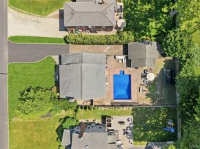 28 Hemlock Lane, Bay Shore NY 11706
