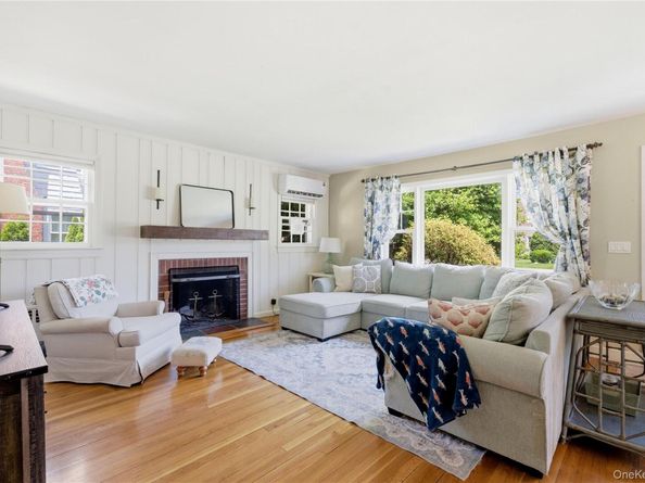 28 Hemlock Lane, Bay Shore NY 11706