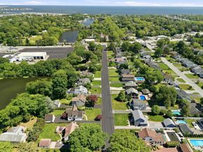 28 Hemlock Lane, Bay Shore NY 11706