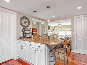 427 Vanderbilt Boulevard, Oakdale NY 11769