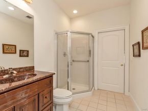 236 Roosevelt Way 3306, Westbury NY 11590