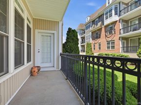 318 Roosevelt Way, Westbury NY 11590