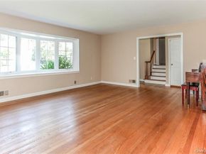 6 Oakstwain Road, Scarsdale NY 10583