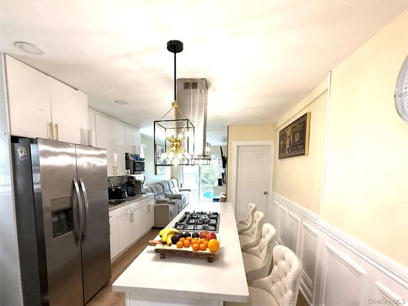 29 Cambridge 01, Valley Stream NY 11581