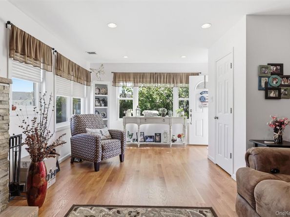 1025 Knickerbocker Road, Island Park NY 11558