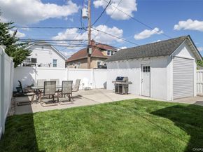 1025 Knickerbocker Road, Island Park NY 11558
