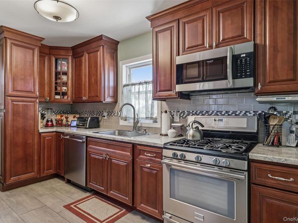 1025 Knickerbocker Road, Island Park NY 11558