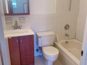 147-48 Roosevelt Avenue 2G, Flushing NY 11354