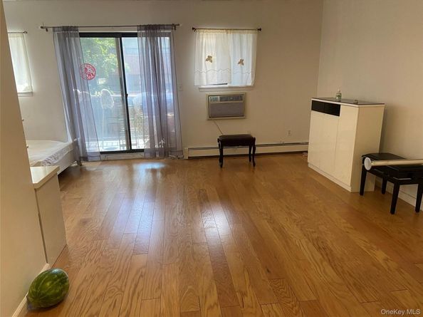 147-48 Roosevelt Avenue 2G, Flushing NY 11354