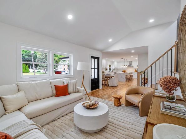 928 Manor Lane, Bay Shore NY 11706