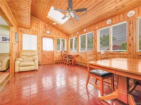 20 Flagstone Lane, Westbury NY 11590