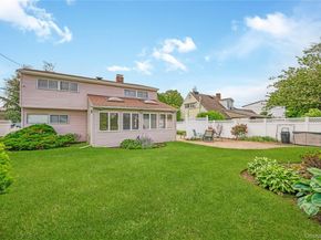 20 Flagstone Lane, Westbury NY 11590